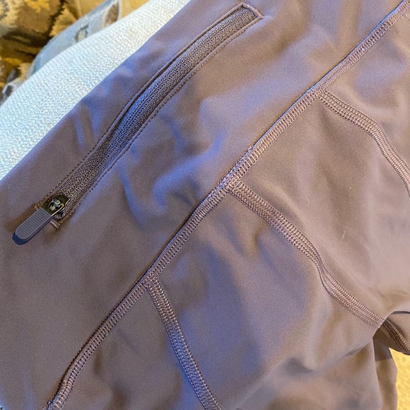Lululemon cropped leggings 22in-Like New. Pace Rival - Picture 4 of 5